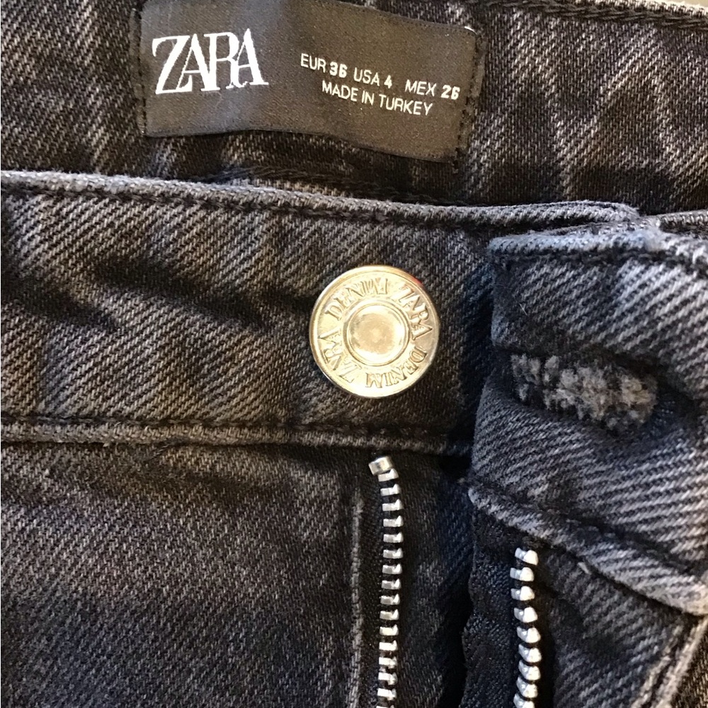 ZARA High Rise Straight Leg Jeans Faded Black Raw Hem - Size 4 / 26 - Picture 5 of 9